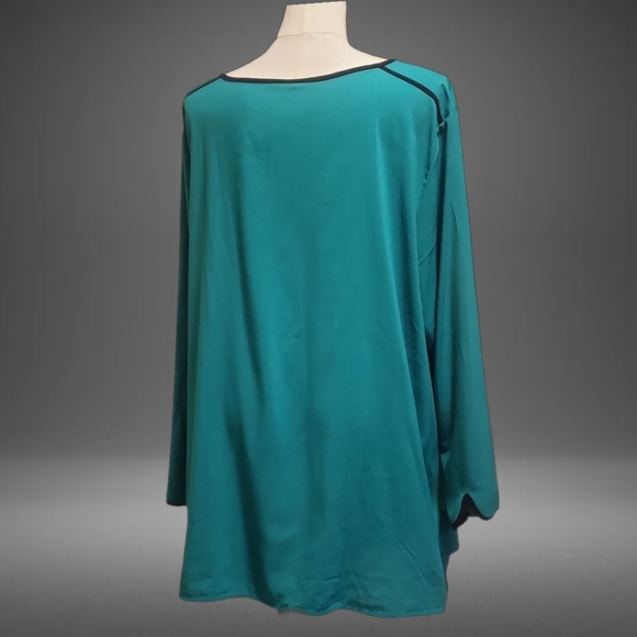 ❥Very Ritzy Catherine's teal top with striking black geometric pattern accents - Picture 4 of 6